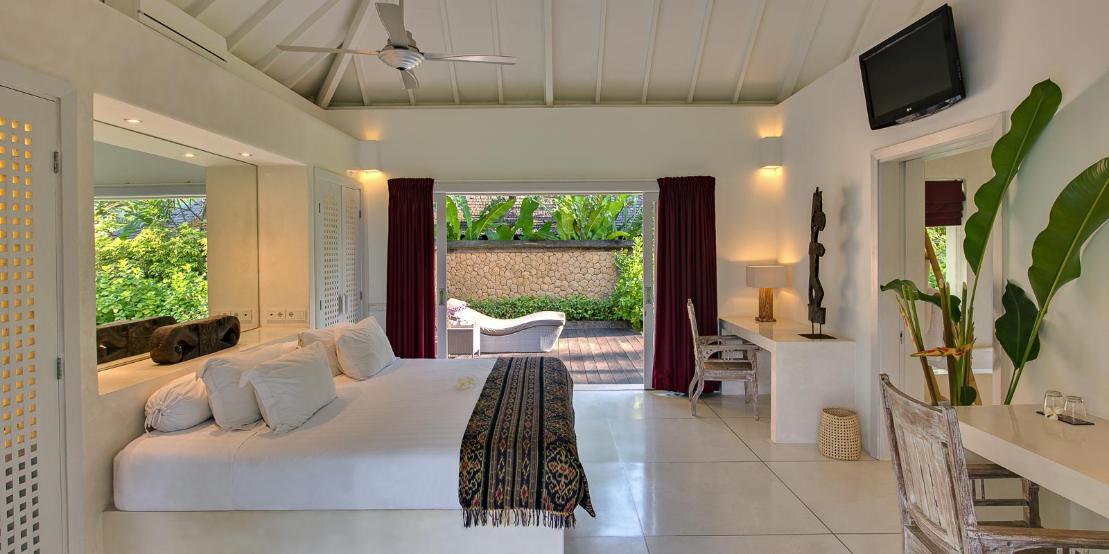 villa-matahari-garden-suite-bedroom